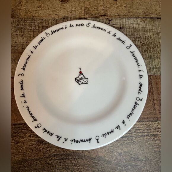 Pottery Barn Dessert Set Of 4 8.25" Plates Strawberry Shortcake Brownie Ala Mode - Picture 5 of 9